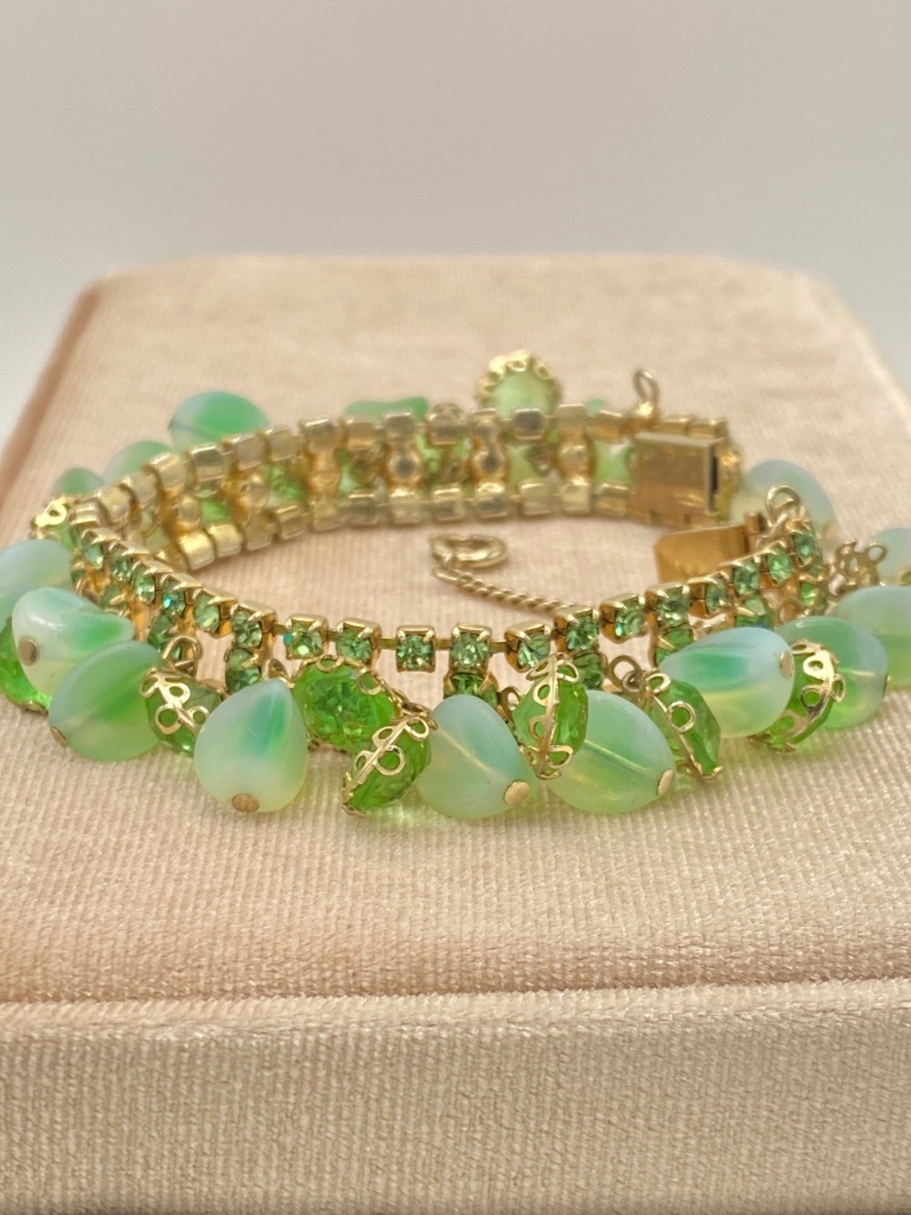 Vintage Hattie Carnegie Attributed Green Art Glass Cha-Cha Style Bracelet Gold
